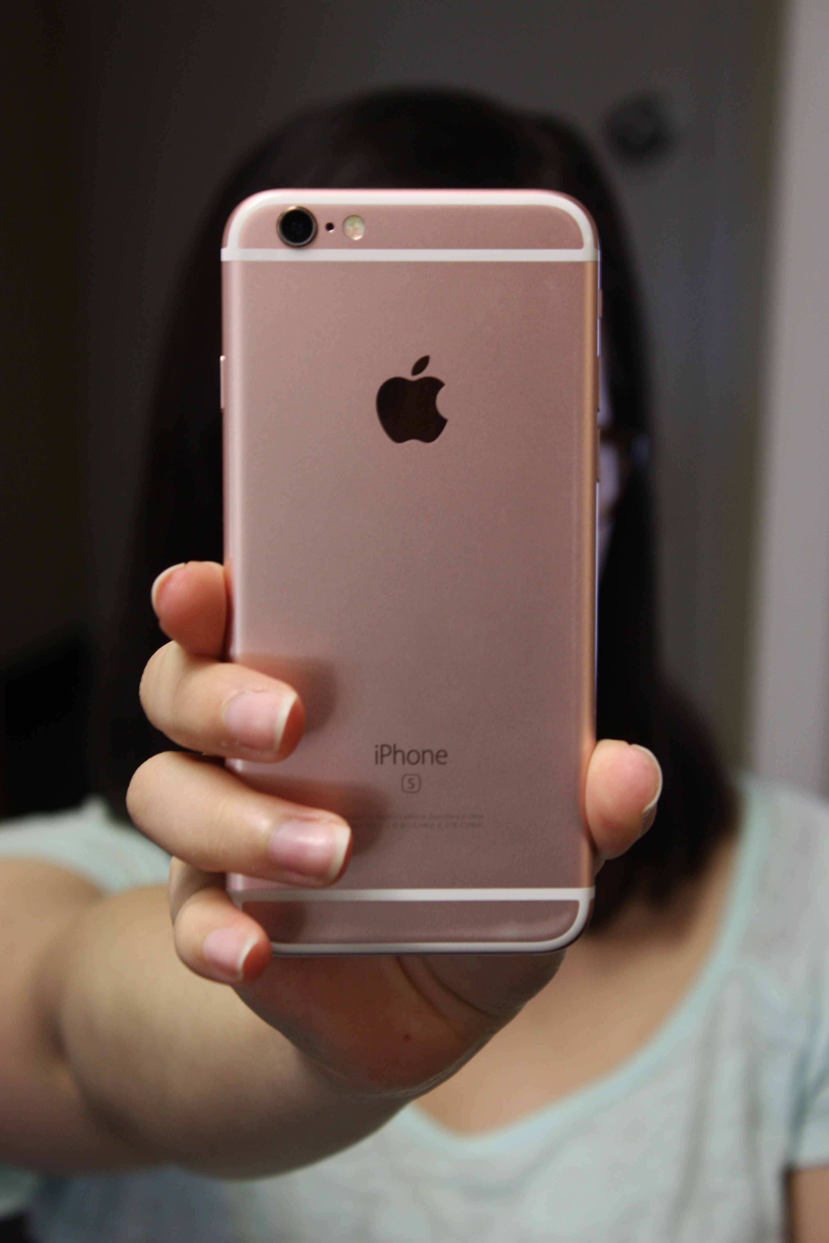 Apple-FBI in heated battle over your privacy