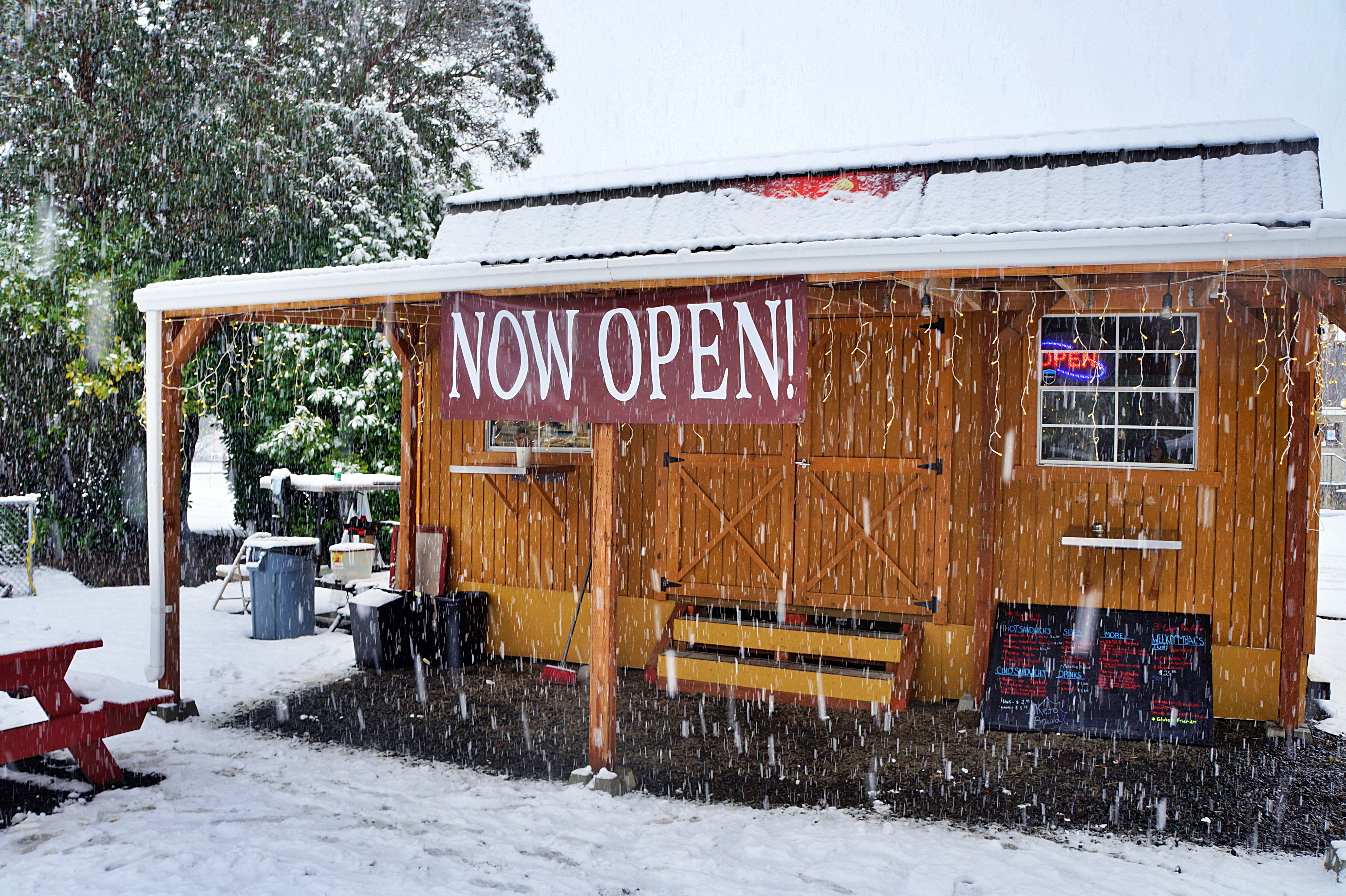 Monmouth welcomes a smokin’ new food truck